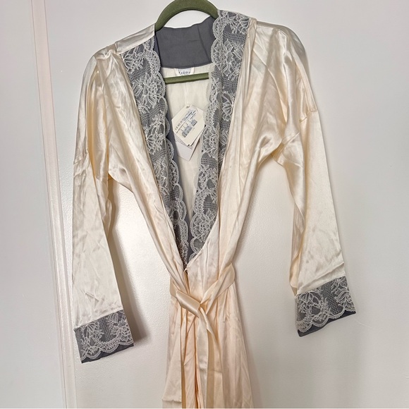 New LA PERLA SILK Elegant Cream and Gray Lace Trim Robe - Picture 5 of 12